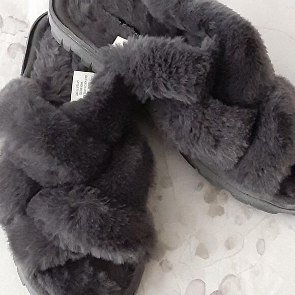French Connection Grey Faux Fur Slippers 7/8 - Picture 1 of 4